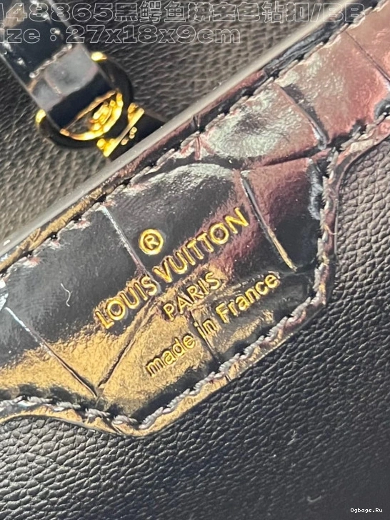 VUITTON LOUIS CAPUCINES BB-27*18*9CM 0427